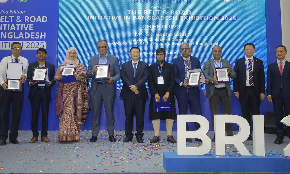 বাংলাদেশে চীনের বিনিয়োগ ৩০০ শতাংশ বেড়েছে: বাণিজ্য উপদেষ্টা